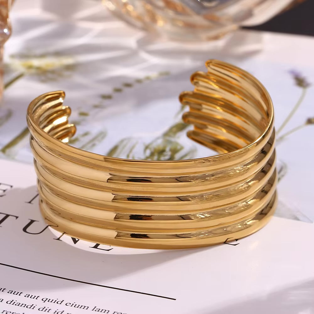 Ari Ripple Gold Cuff