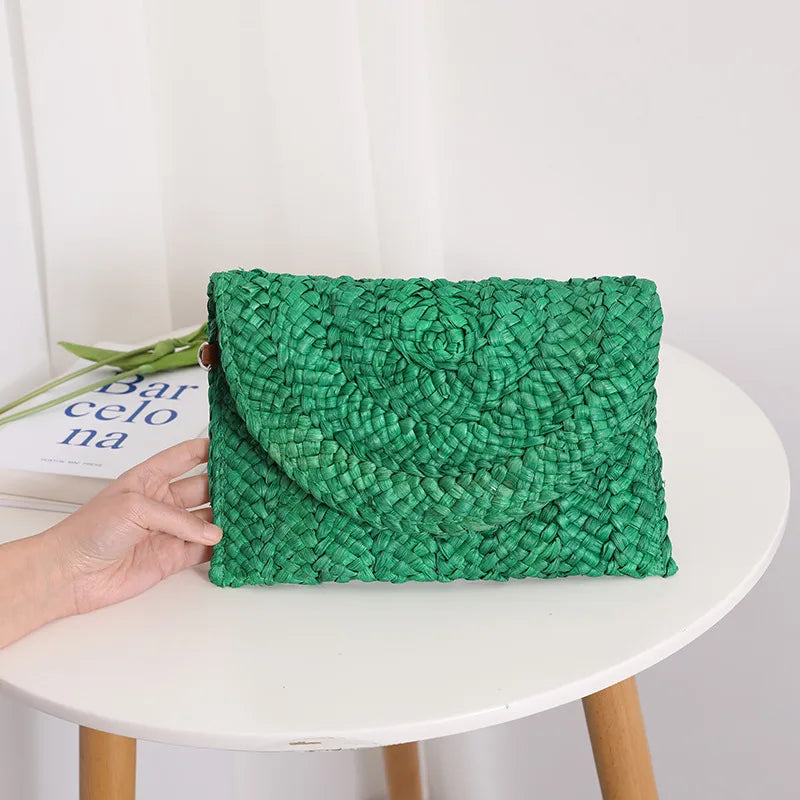 Sally Magnetic Straw Clutch