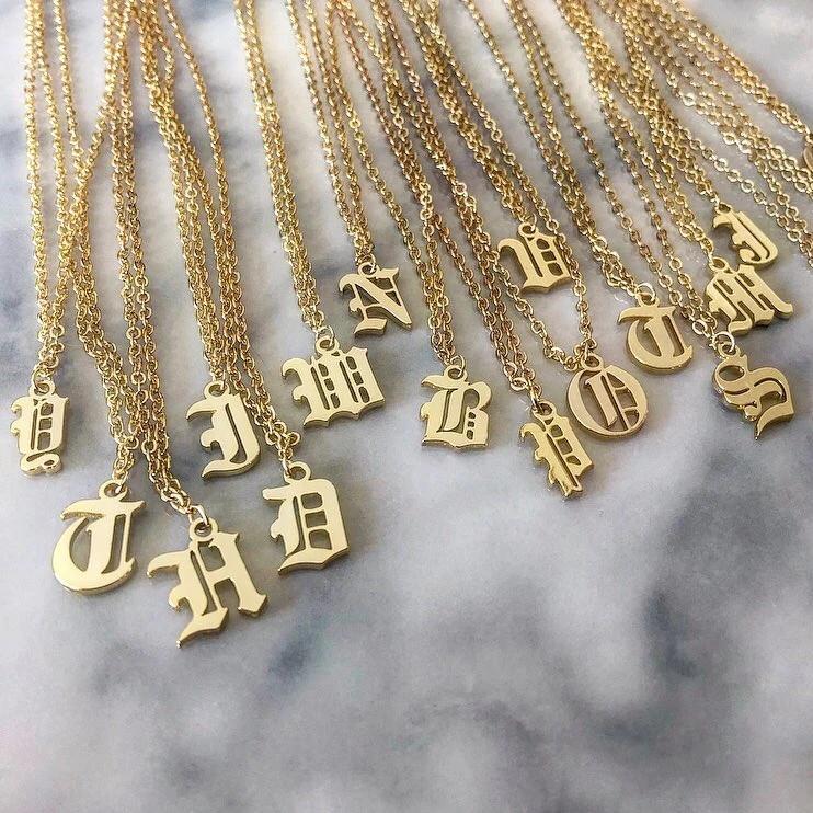 Old English Font initial chain