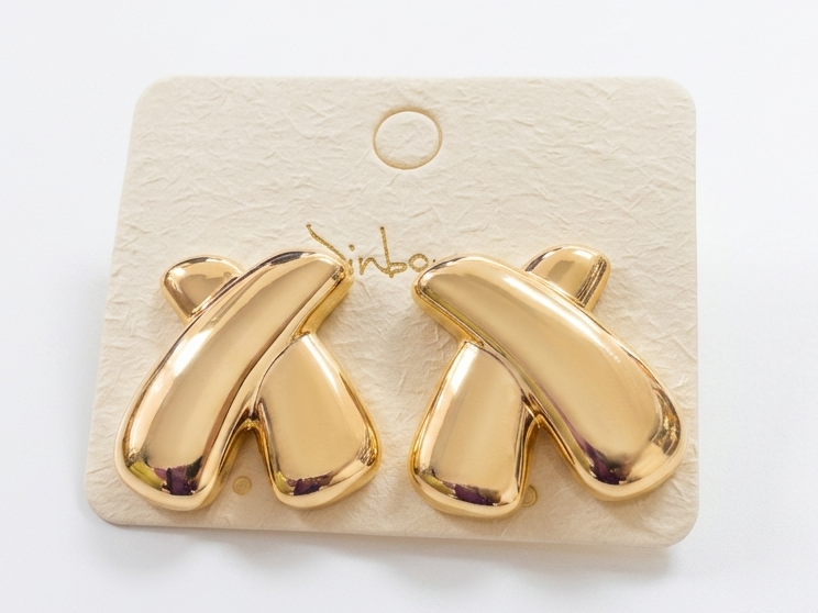 Chunky Criss-Cross Gold earrings