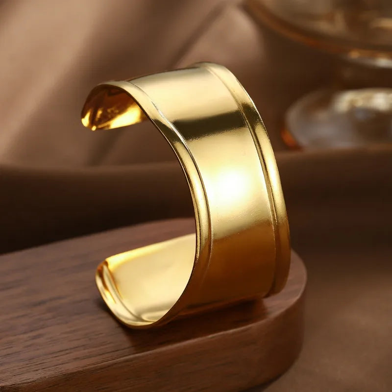 Mia Gold Cuff