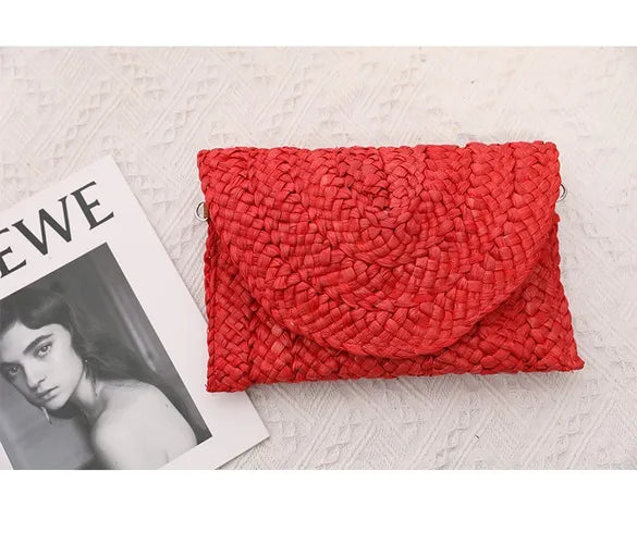 Sally Magnetic Straw Clutch