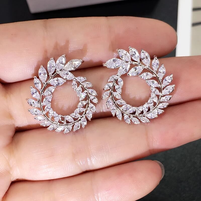 Women Fashion Leaf Shape Design Zircon Decorate Earrings